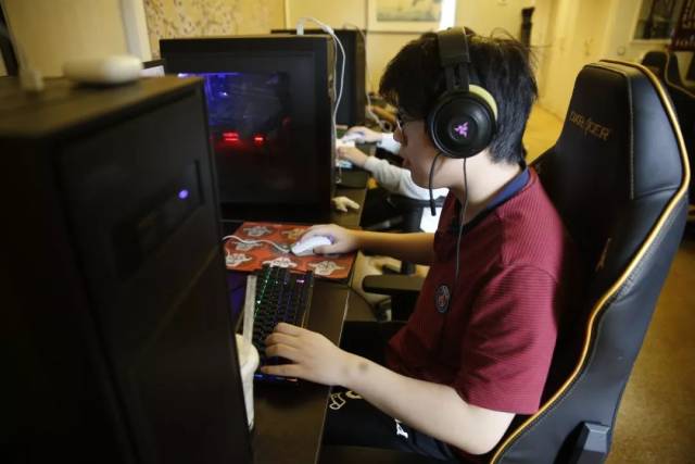 Team WE 与 Tianzhen 分道扬镳