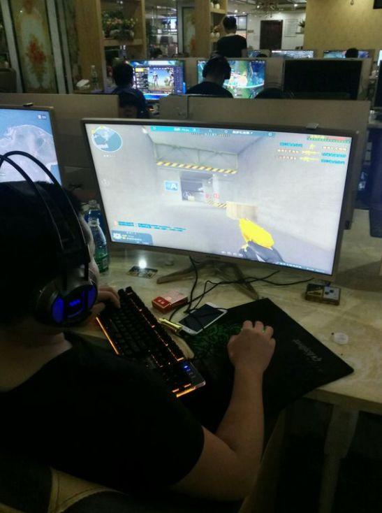 Vitality 在 IEM 科隆 2025 中轻松获得季后赛名额