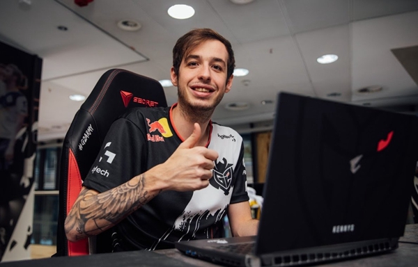 apEX ：这可能是 ZywOo 长时间以来第一次陷入低迷。目前没有明确的第一名队伍。